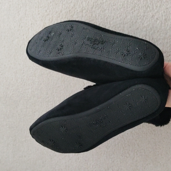 NWOT Plush Fuzzy Memory Foam Boot Slippers - Picture 4 of 8